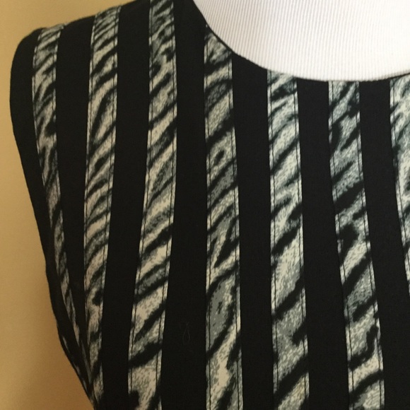 BCBG MAXAZRIA Blue/Black Cheetah Top EUC - Picture 4 of 9